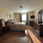 Absolutely immaculate & beautiful semi in move in condition!