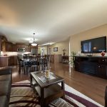 Absolutely immaculate & beautiful semi in move in condition!