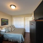 Absolutely immaculate & beautiful semi in move in condition!