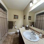 Absolutely immaculate & beautiful semi in move in condition!