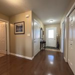 Absolutely immaculate & beautiful semi in move in condition!