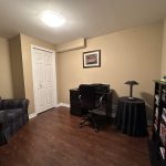 Absolutely immaculate & beautiful semi in move in condition!