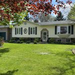 Spacious Raised Bungalow on Beautifully Landscaped Lot – Perfect for Family Living!