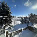 STUNNING TURN-KEY SEMI BACKING ONTO GREEN SPACE!