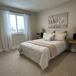 STUNNING TURN-KEY SEMI BACKING ONTO GREEN SPACE!