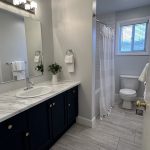 STUNNING TURN-KEY SEMI BACKING ONTO GREEN SPACE!