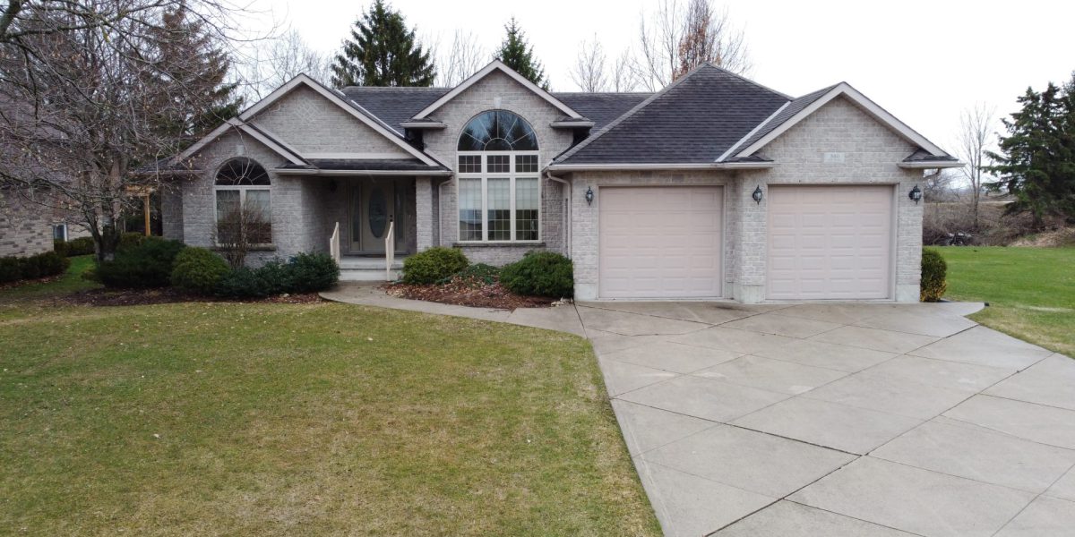 This absolutely beautiful 1900 sq ft Bungalow awaits you…