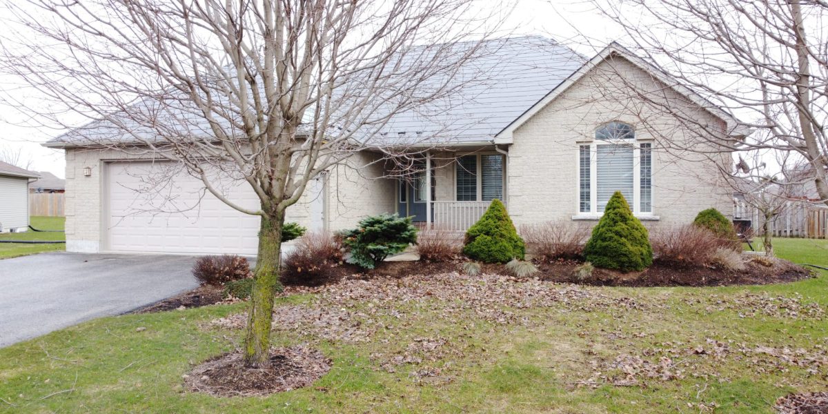 Spacious family home in immaculate condition with much to offer!