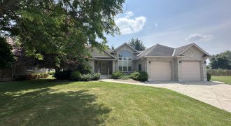 This absolutely beautiful 1900 sq ft Bungalow awaits you…