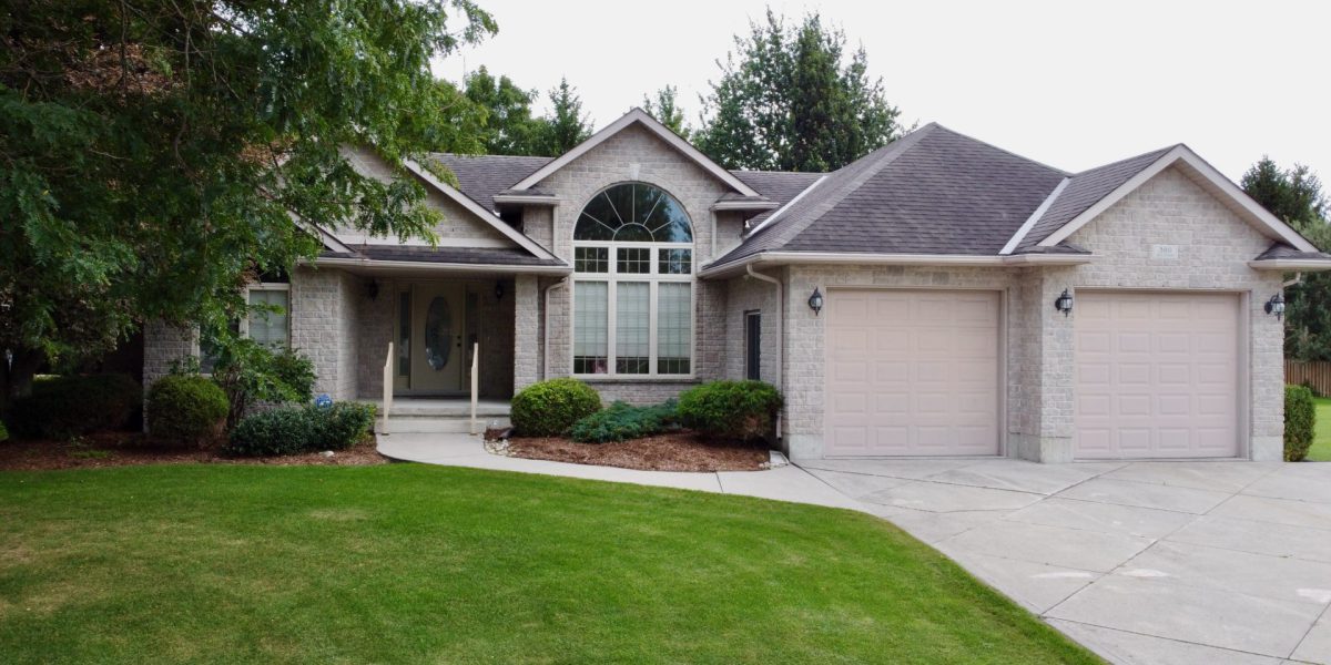 This absolutely beautiful 1900 sq ft Bungalow awaits you…